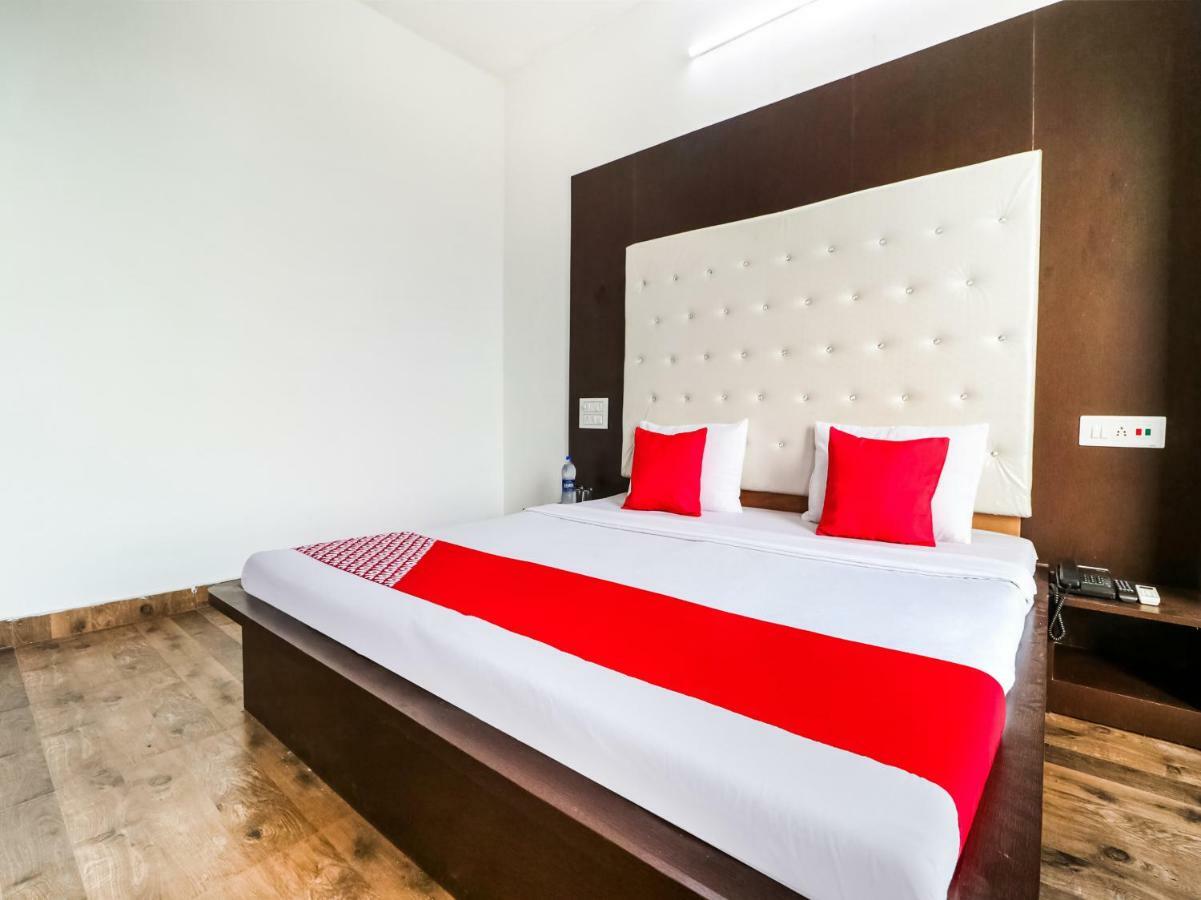 Oyo 47630 Grand Villa Moga Zewnętrze zdjęcie